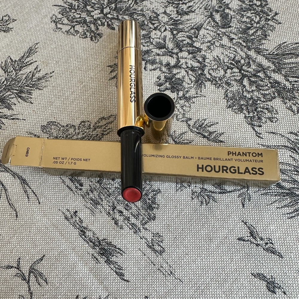 Hourglass Phantom Volumizing glossy balm in shade Wish, new